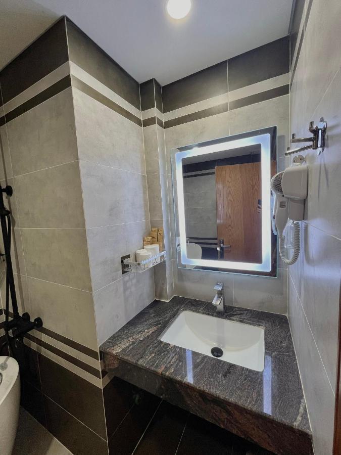 Sk Boutique Hotel Дуонг-Донг Экстерьер фото
